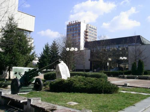 Botevgrad 2-1